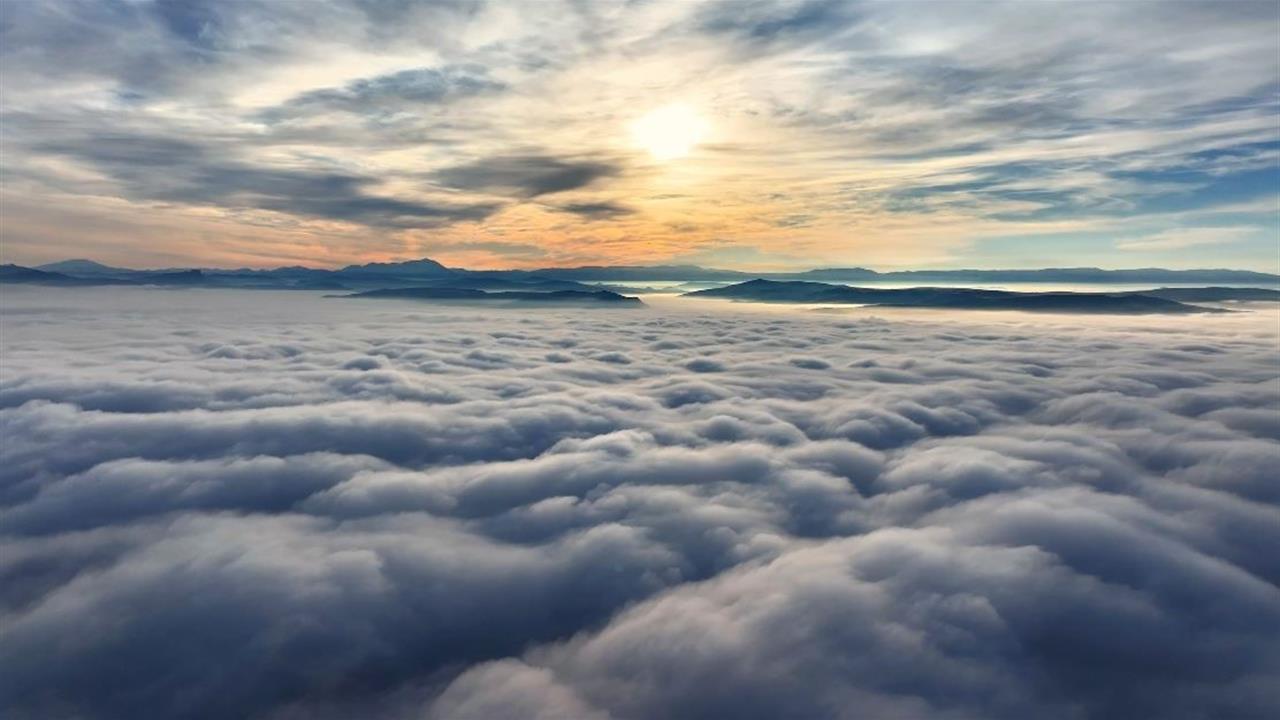 Sivas'ta Gece Başlayan Yoğun Sis, Eşsiz Görüntüler Oluşturdu