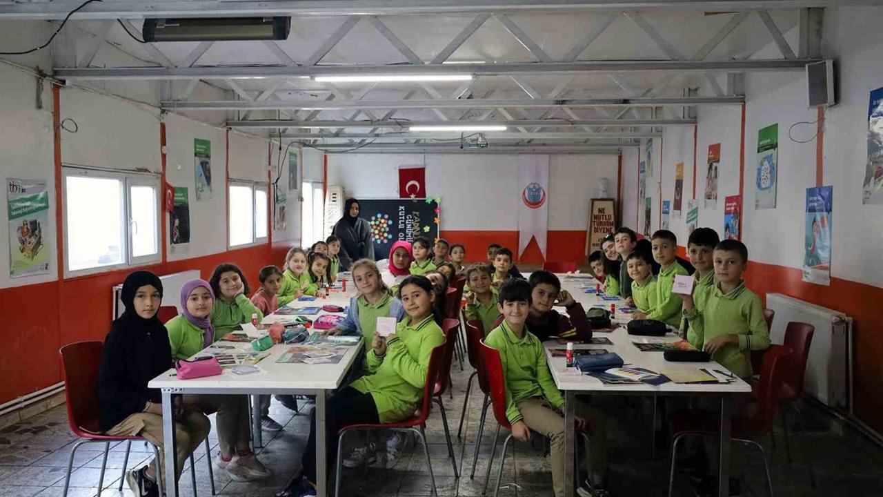 Sakarya'da Minik Öğrenciler Bilim Çocuk Dergisi ile Tanıştı