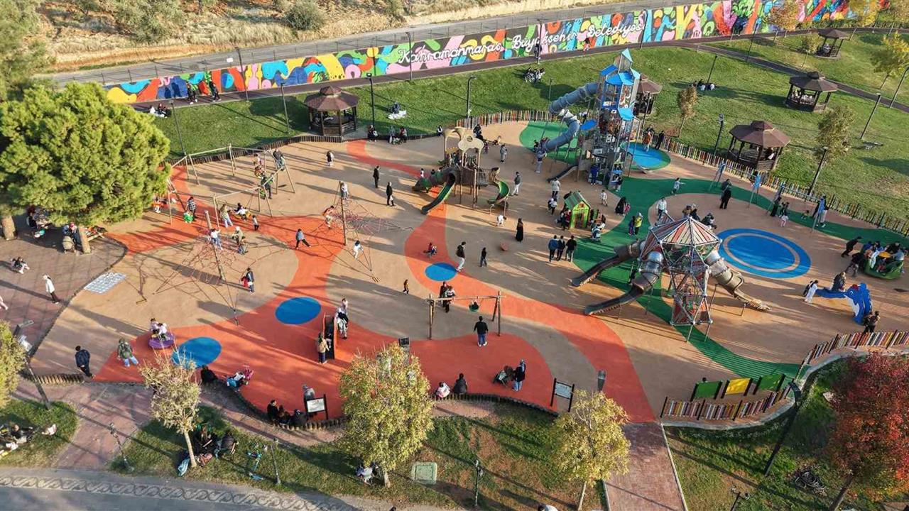 Kahramanmaraş'taki Aliya İzzetbegoviç Millet Bahçesi'nde kapsamlı yenileme çalışmaları tamamlandı.