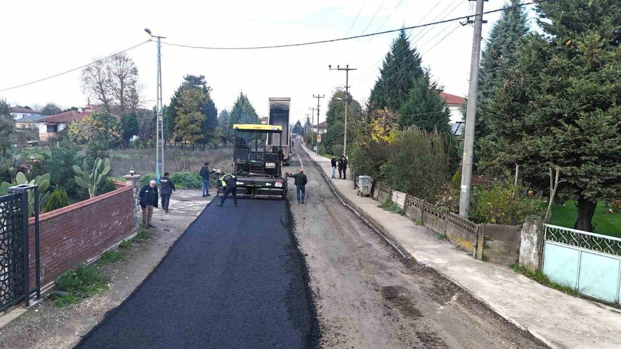 Erenler'de Yol Yenileme ve Asfalt Çalışmaları Hızla İlerliyor