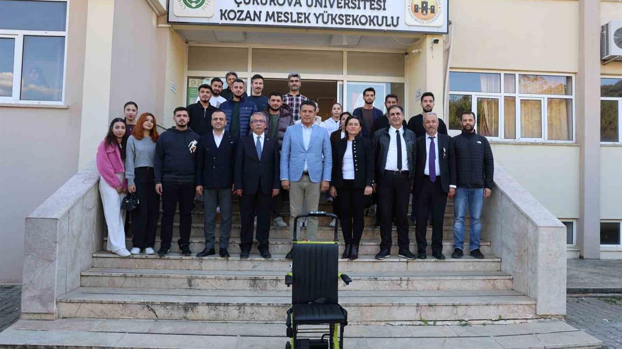 Adana Kozan'da Meslek Yüksekokulu'na Engelli Cihazı Hediye Edildi