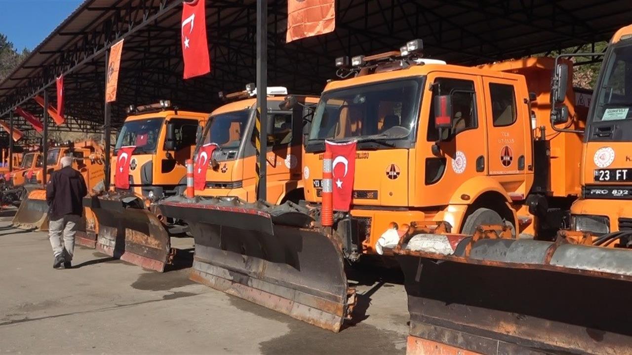 Tunceli'de Kış Hazırlıkları İçin 200 Araç ve 842 Personel Görevde
