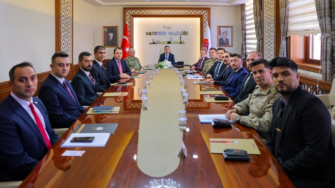 Bayburt'ta Yapılan Güvenlik Toplantısında Asayiş Tedbirleri Ele Alındı
