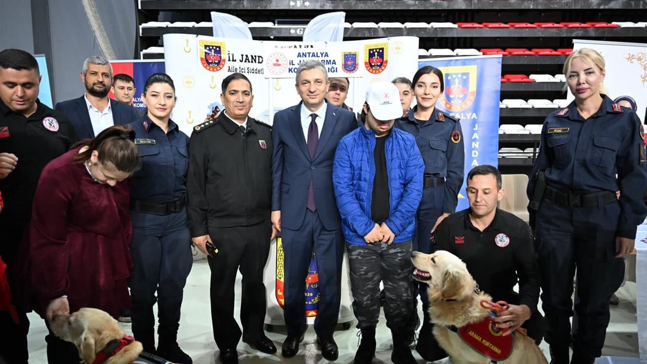 Antalya'da "Sevginle Engel Yok" Etkinliği ile Engeller Aşıldı