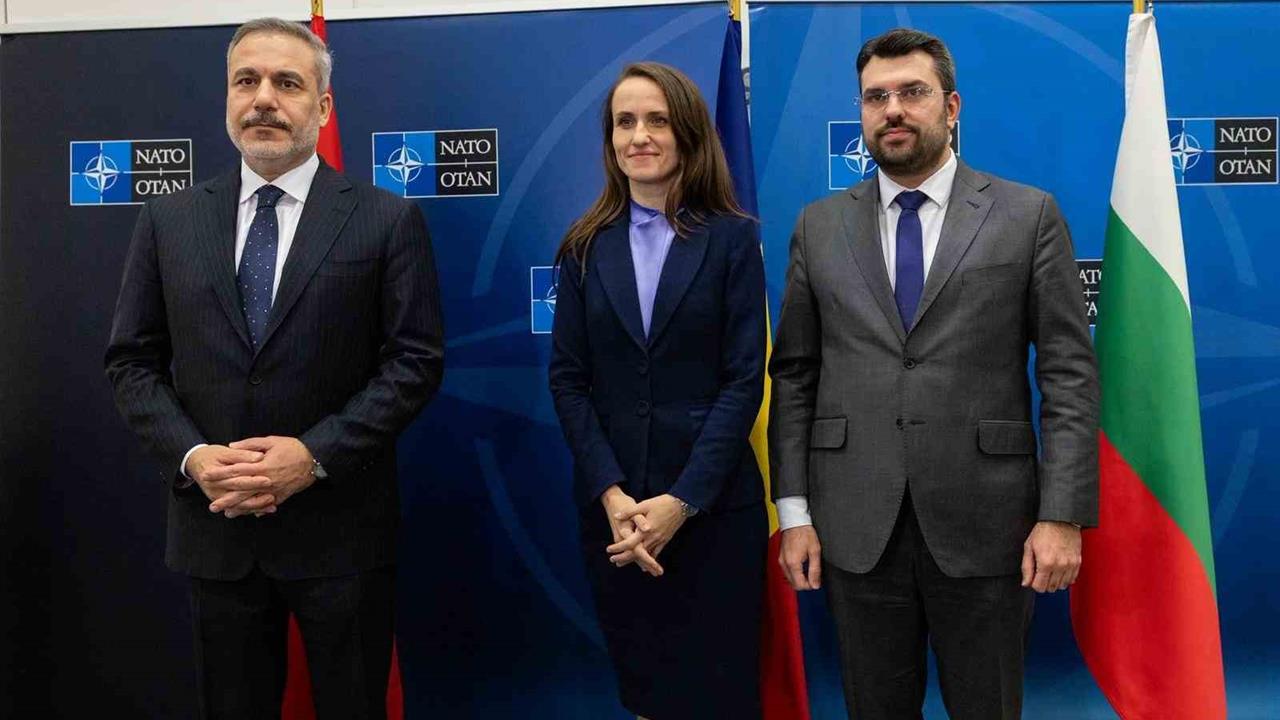 Dışişleri Bakanı Hakan Fidan, Brüksel'de Romanya ve Bulgar Bakanlarla Bir Araya Geldi