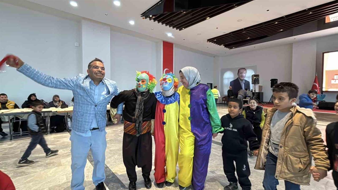 Eyyübiye'de Engelli Bireylere Yönelik Düzenlenen Programda Duygusal Anlar Yaşandı