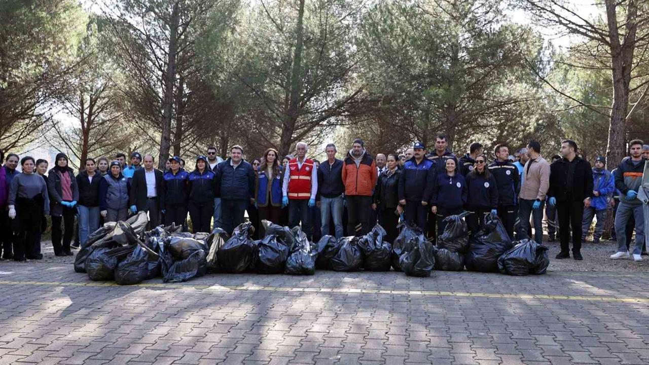 Muğla'da Ula Göleti'nde Temizlik Çalışmaları Gerçekleştirildi