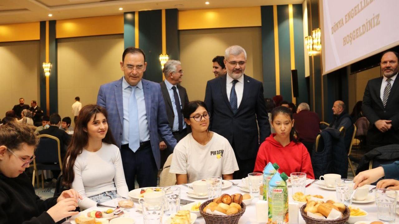 Yalova'da Özel Eğitim Ailesi, 3 Aralık'ta Kahvaltıda Buluştu