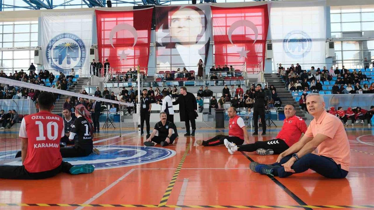 Karaman'da 3 Aralık Dünya Engelliler Günü'nde Protokol Voleybol Maçı Düzenlendi
