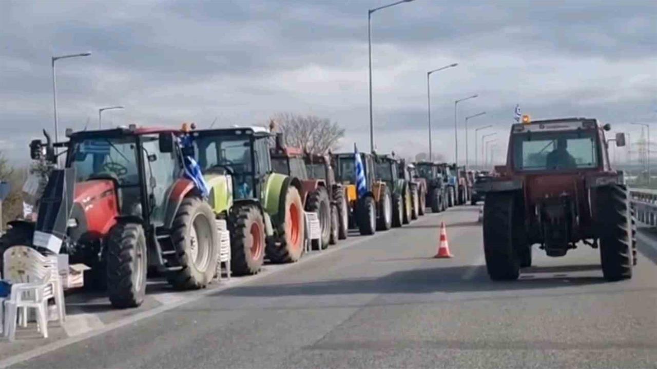Edirne Kipi Gümrük Kapısı’nda Yunan Çiftçilerin Devam Eden Traktör Eylemleri Trafiği Etkiliyor