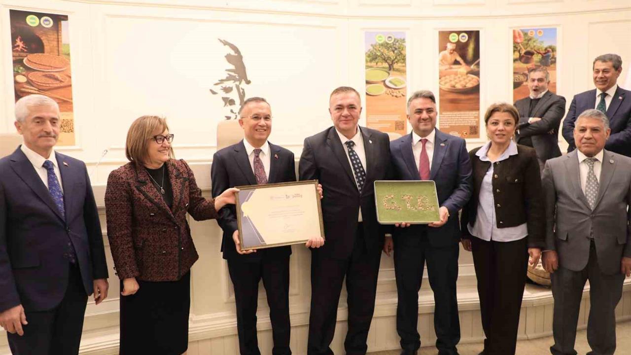 Gaziantep'te 24 Ürünün Coğrafi İşaret Tescili İçin Teşekkür Plaketi Verildi
