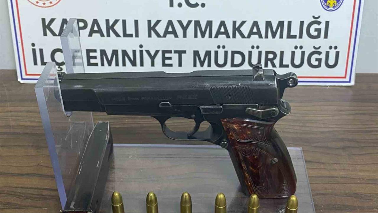 Tekirdağ Kapaklı'da Ruhsatsız Tabanca Taşıyan İki Kişi Gözaltına Alındı