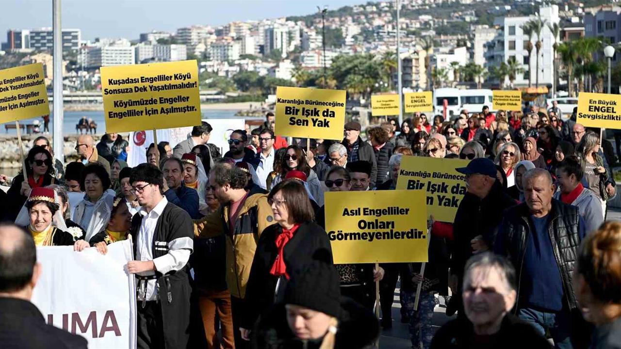 Kuşadası'nda 3 Aralık Dünya Engelliler Günü, çeşitli etkinliklerle gerçekleştirildi.