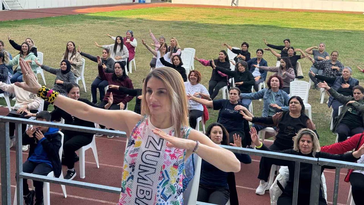 Tarsus'ta 3 Aralık Dünya Engelliler Günü'nde Engelli Bireyler İçin Zumba Etkinliği Düzenlendi