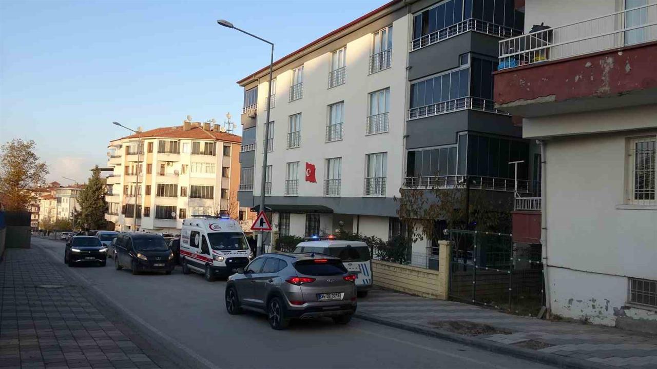 Malatya Battalgazi'de 61 Yaşındaki Kadın Evinde Hareketsiz Bulundu