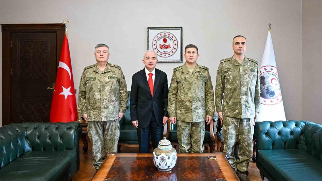 Kırklareli'nde 1. Ordu Komutanı Ersay, Vali Turan ile Görüştü
