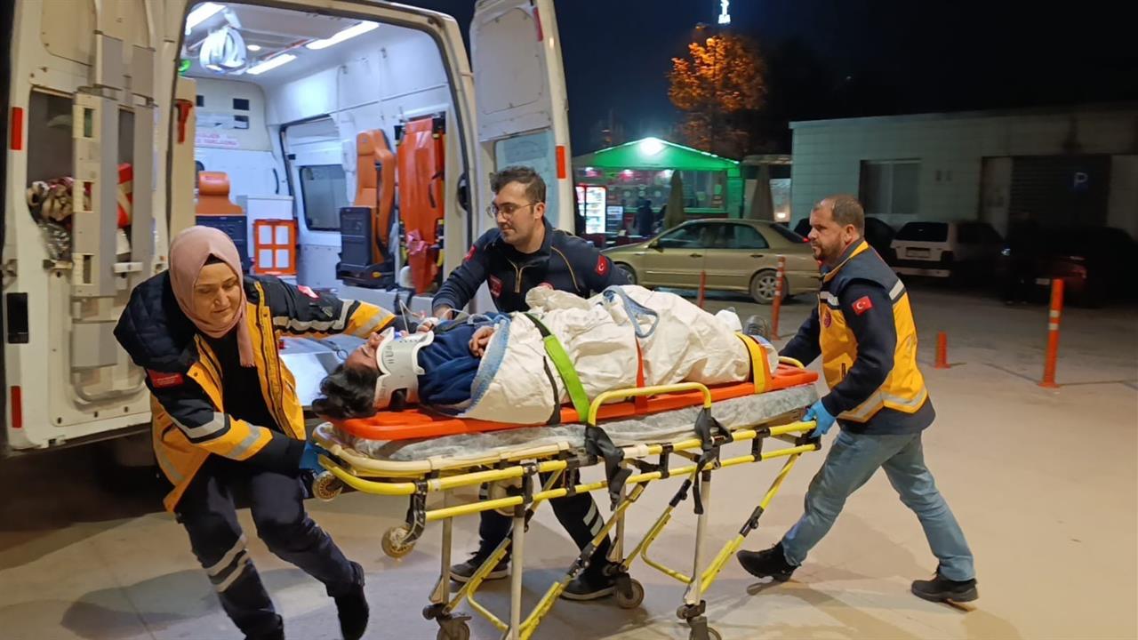 Bursa İnegöl'de Yük Asansöründe Sıkışan İşçi Ağır Yaralandı