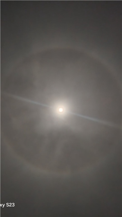 Ay Halesi Mersin’de Görüldü: Gökyüzünde Muhteşem Çember Herkesin Telefonuna Yansıdı