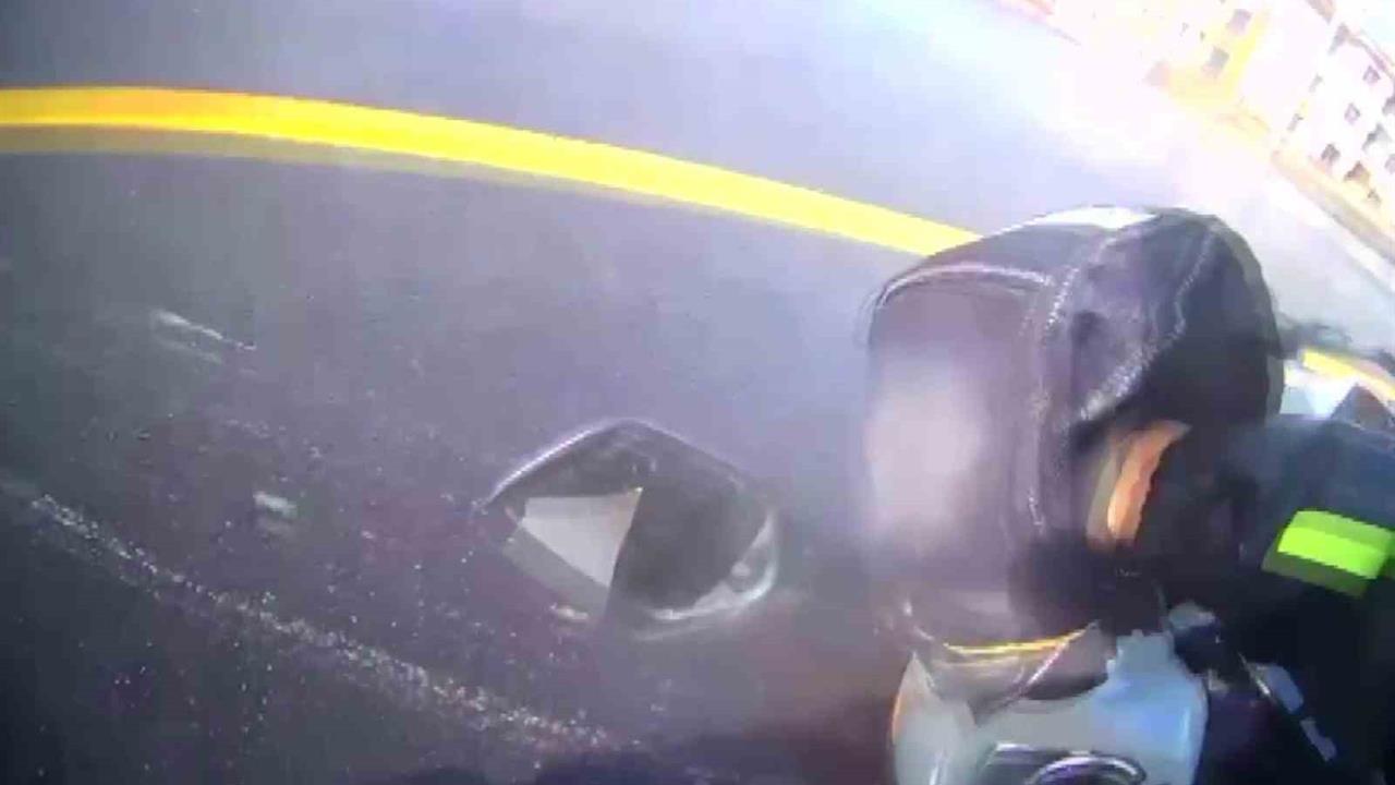 Hatay'da Motosiklet Kazası Geçiren Sürücüye Diğer Araçtan Yardım Geldi