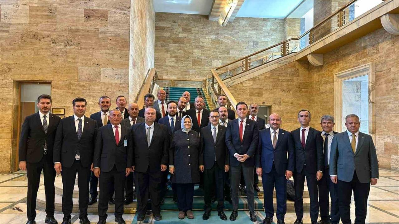 Eskişehir'de AK Parti Teşkilatı, TBMM'de İstişare Toplantısı Düzenledi