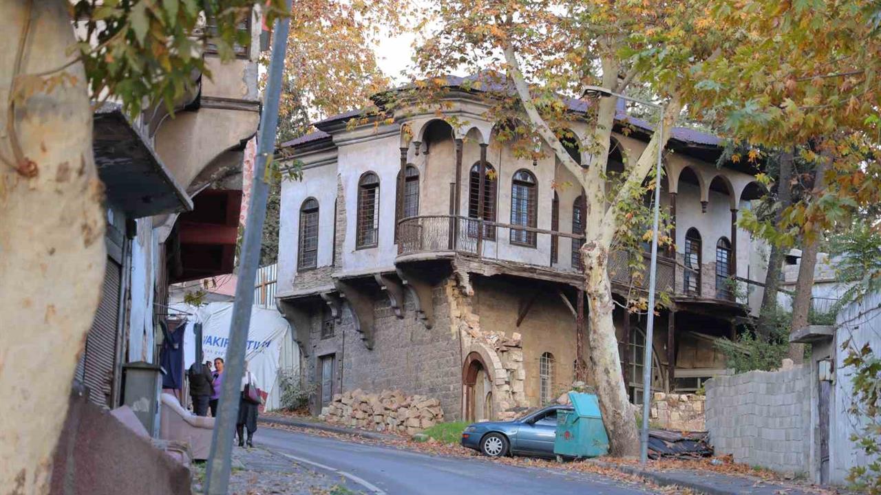 Kahramanmaraş'ta Tarihi Evler Asrın Felaketinde Hasar Gördü