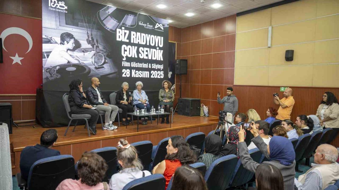Mersin'de Kadın Radyocuları Anlatan Belgesel Gösterimi Büyük İlgi Gördü