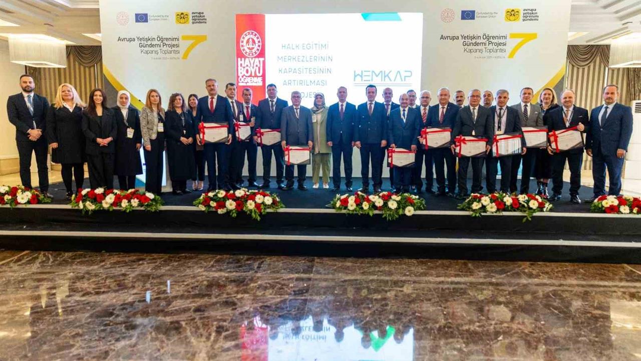 Niğde'de Halk Eğitimi Merkezi, Türkiye'nin En Başarılı 10 Kurumu Arasına Girdi