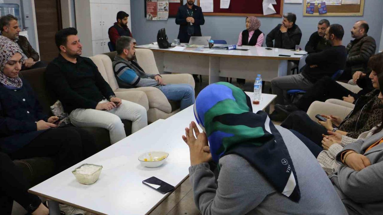 Diyarbakır Bağlar'da Genç Yeşilay ve Genç Kızılay Etkinliği Düzenlendi