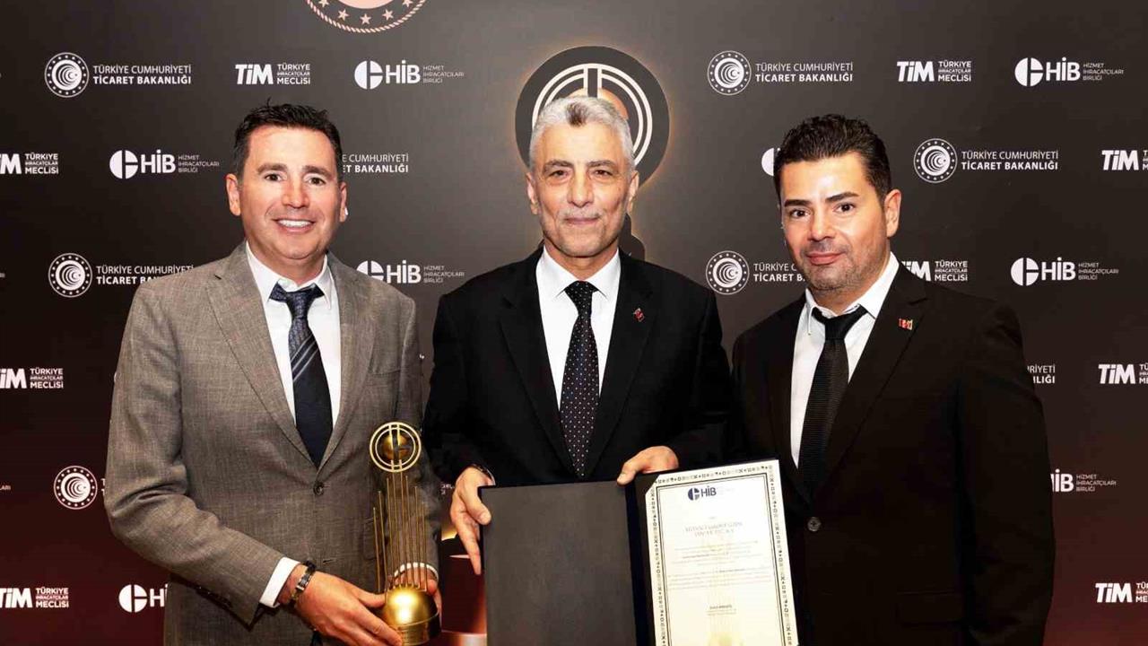 Bursa Kebap Evi, 'Hizmet İhracatı Şampiyonu' ödülüne layık görüldü.