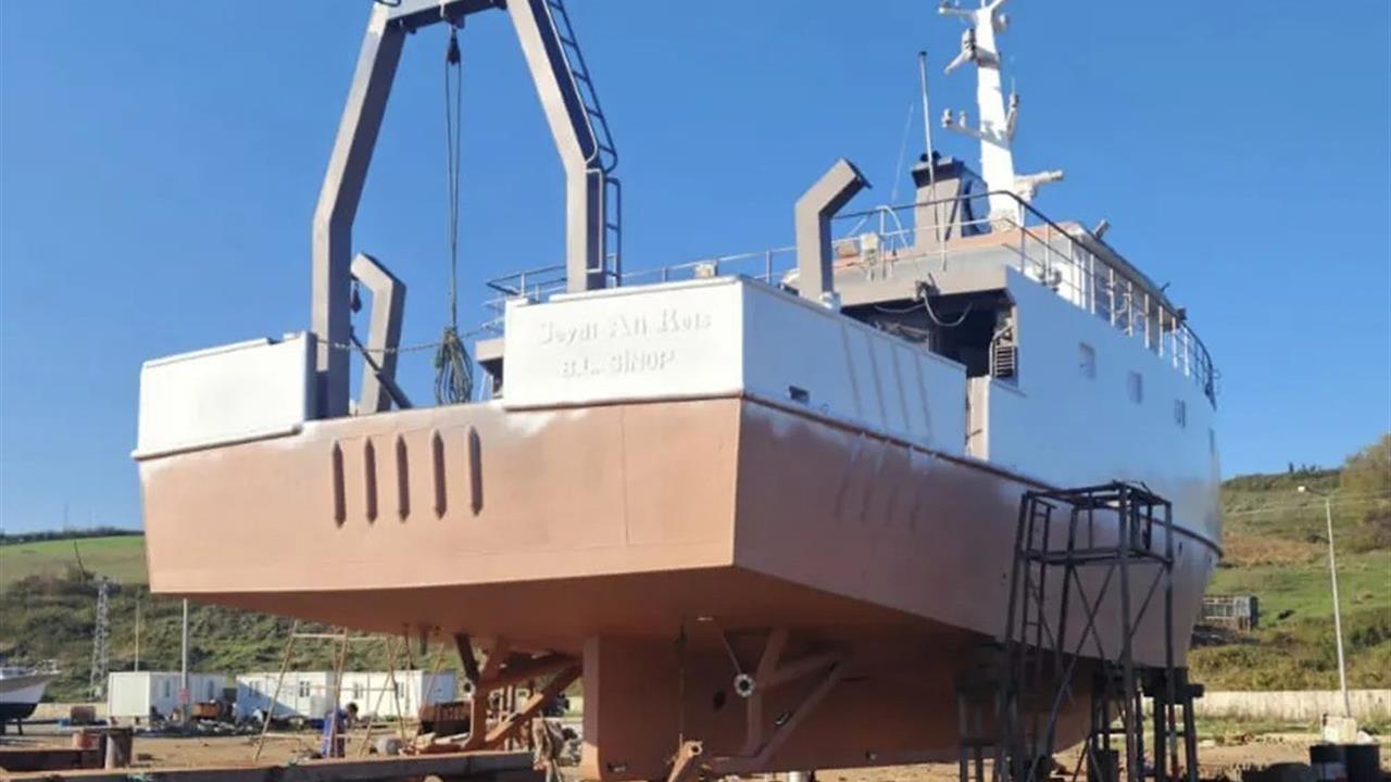 Sinop'ta Seydi Ali Reis Araştırma Gemisi Teknik Bakım İçin Karaya Alındı