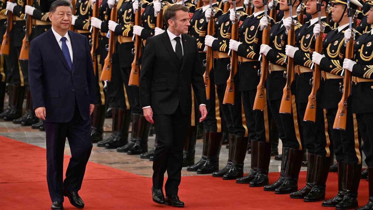 Pekin’de Fransa Cumhurbaşkanı Macron ve Çin Devlet Başkanı Xi, Ekonomik İşbirliği Konusunda Görüşmelerde Bulundu