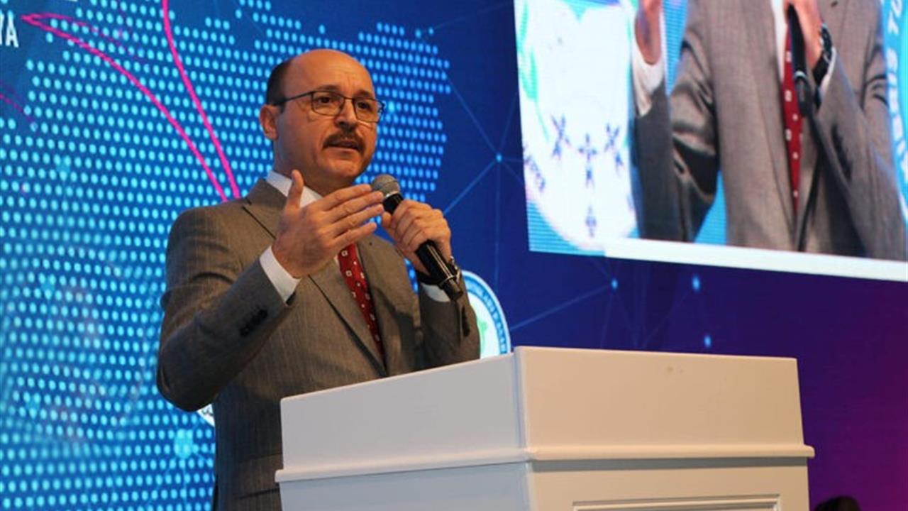 Ankara'da Türk Eğitim-Sen Başkanı Geylan, Öğretmenlerin Saygınlığını Vurguladı