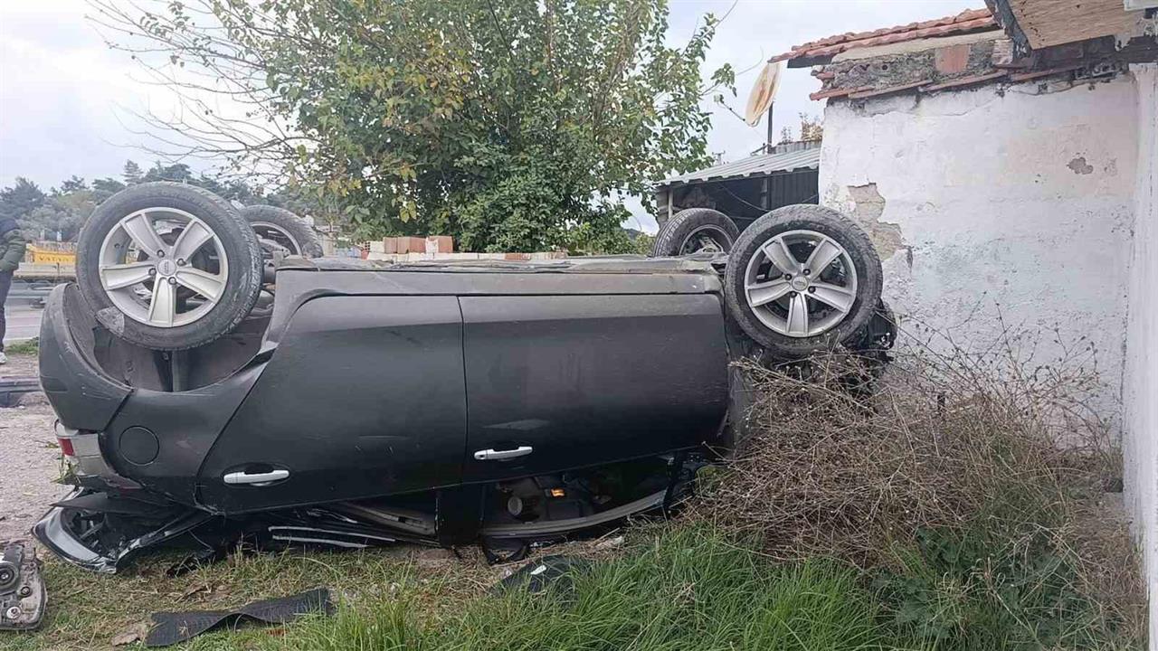 Aydın Söke'de Takla Atan Araçta Sürücü Yaralandı