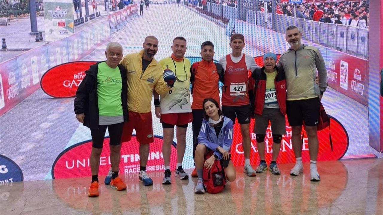 Kocaeli Gebze Tempo Atletizm Takımı, Gazi Yarı Maratonu’nda İkinci Olmayı Başardı