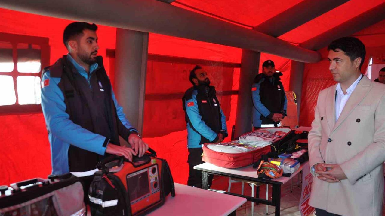 Kars Merkez'de Asılsız Çağrılar Yapanlar İnsanlık Suçu İşliyor