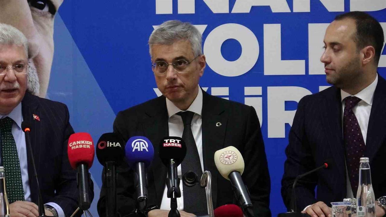 Çankırı'da Sağlık Bakanı Memişoğlu, sağlık hizmetlerinde Türkiye'nin ulaştığı noktayı değerlendirdi.