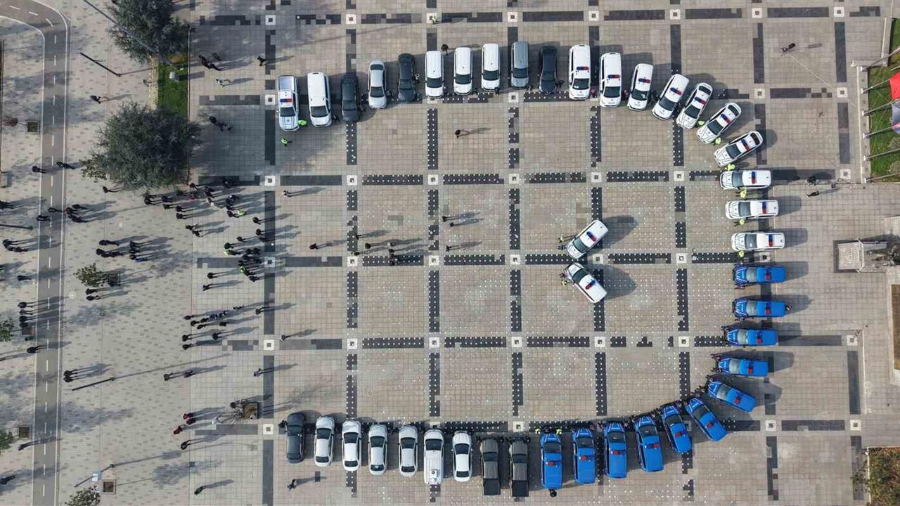Düzce'de Emniyet ve Jandarma Teşkilatına 44 Araç Teslim Edildi