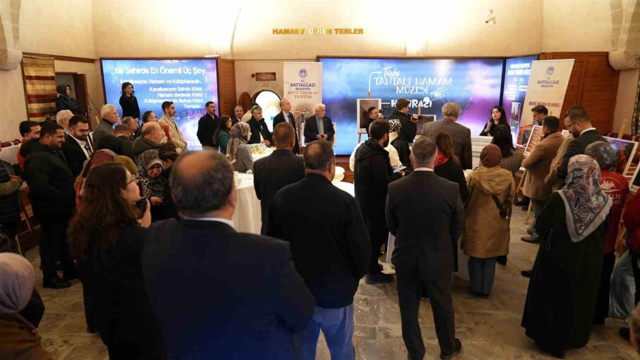 Malatya'da Tahtalı Hamam Müzesi'nde "Bir Kent, Bir Tarih, Bir Kadraj" Fotoğraf Sergisi Ziyarete Açıldı