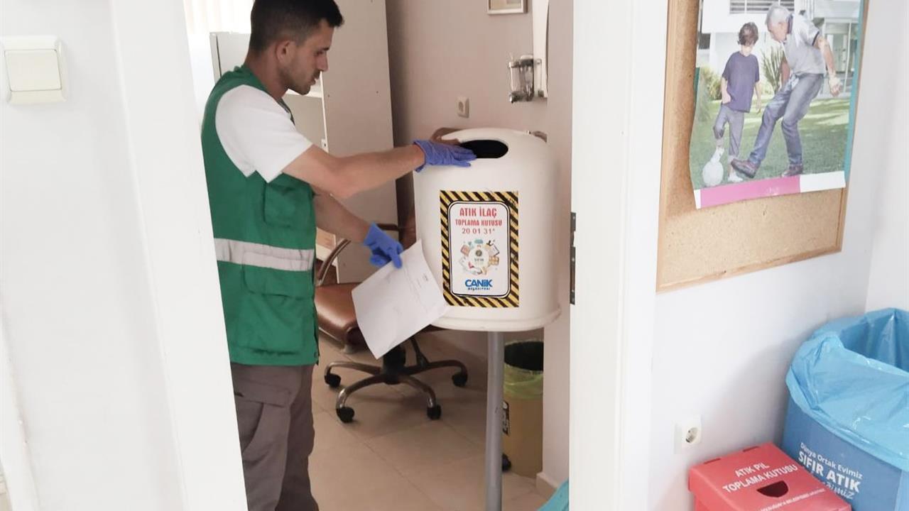Canik ilçesinde 520 kilogram atık ilaç bertaraf işlemi gerçekleştirildi.