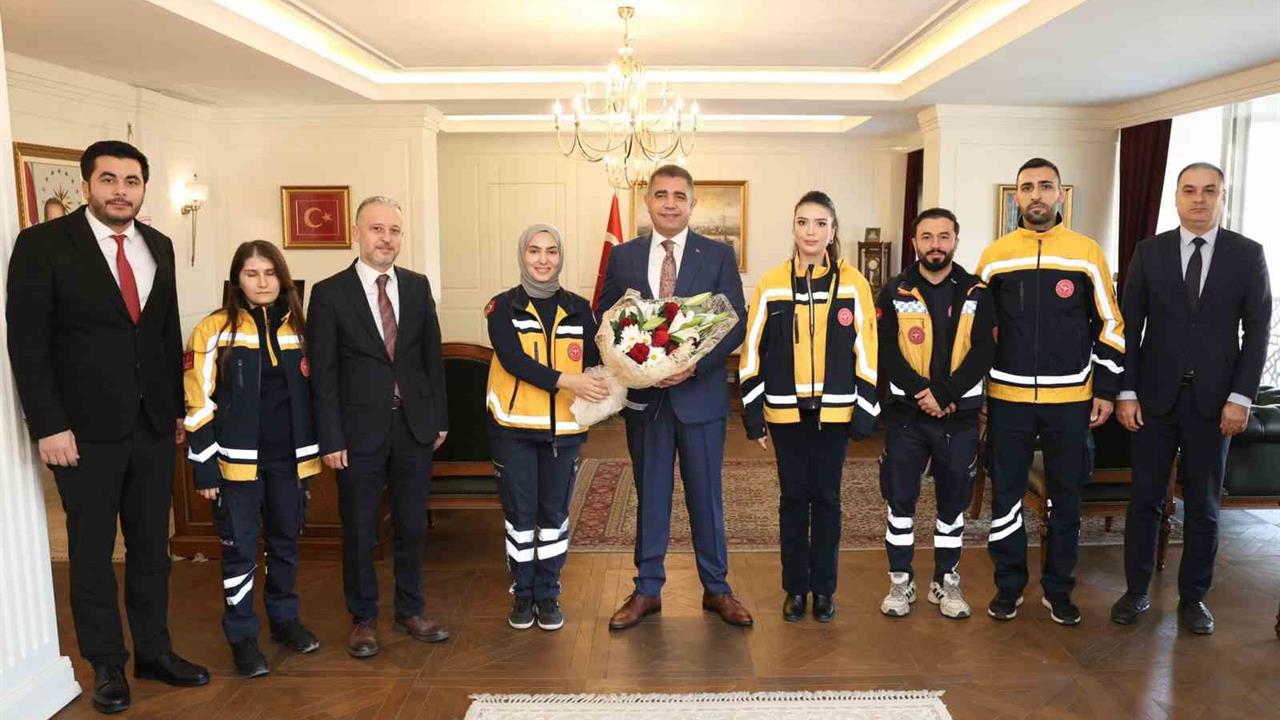 Düzce'de Acil Sağlık Hizmetleri Haftası Kapsamında Vali Aslan'a Ziyaret Gerçekleşti