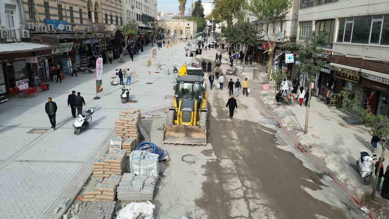 Şanlıurfa Merkez'de Divanyolu Yayalaştırma Projesi Kapsamında Çalışmalar Devam Ediyor