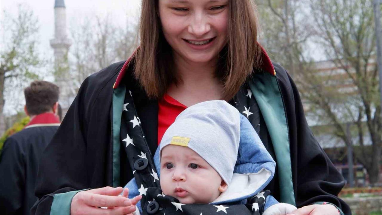Edirne Merkez'de Bir Avukat Pencereden Düşerek Hayatını Kaybetti