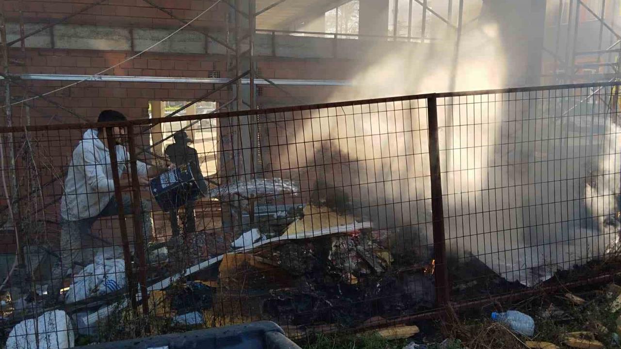 Samsun Çarşamba'da İnşaat Atıklarının Tutuşması Sonucu Yangın Meydana Geldi