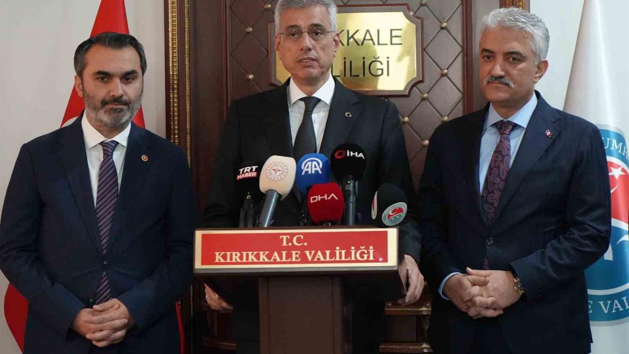 Kırıkkale'de Bakan Memişoğlu, sağlık sanayisini güçlendirmeye yönelik çalışmaların sürdüğünü belirtti.