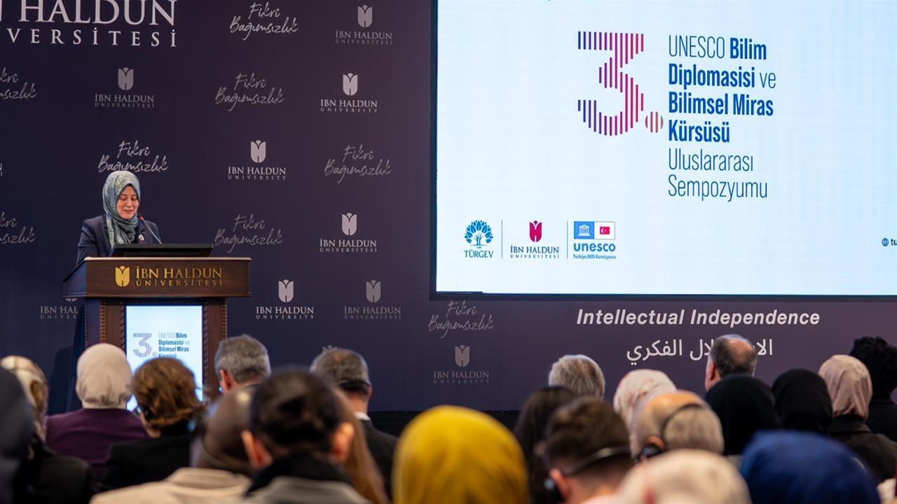 İstanbul'da TÜRGEV'in Düzenlediği Sempozyumda 14 Ülkeden Bilim İnsanları Katıldı