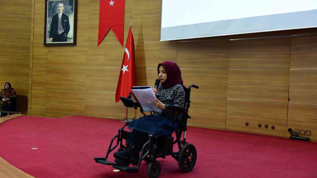 Kastamonu Üniversitesi'nde Özel Bireyler ve Engellilerin Sorunları Üzerine Panel Yapıldı