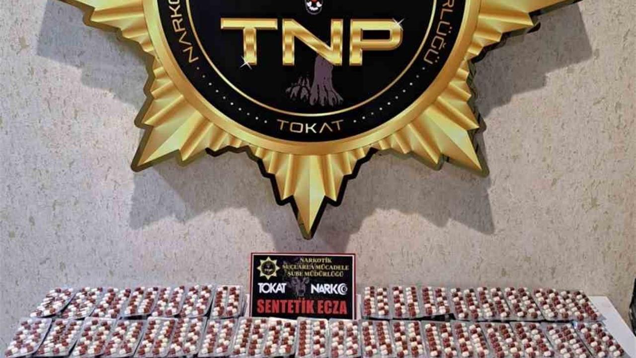 Tokat Turhal'da Durdurulan Araçta 4 Bin Hap Ele Geçirildi