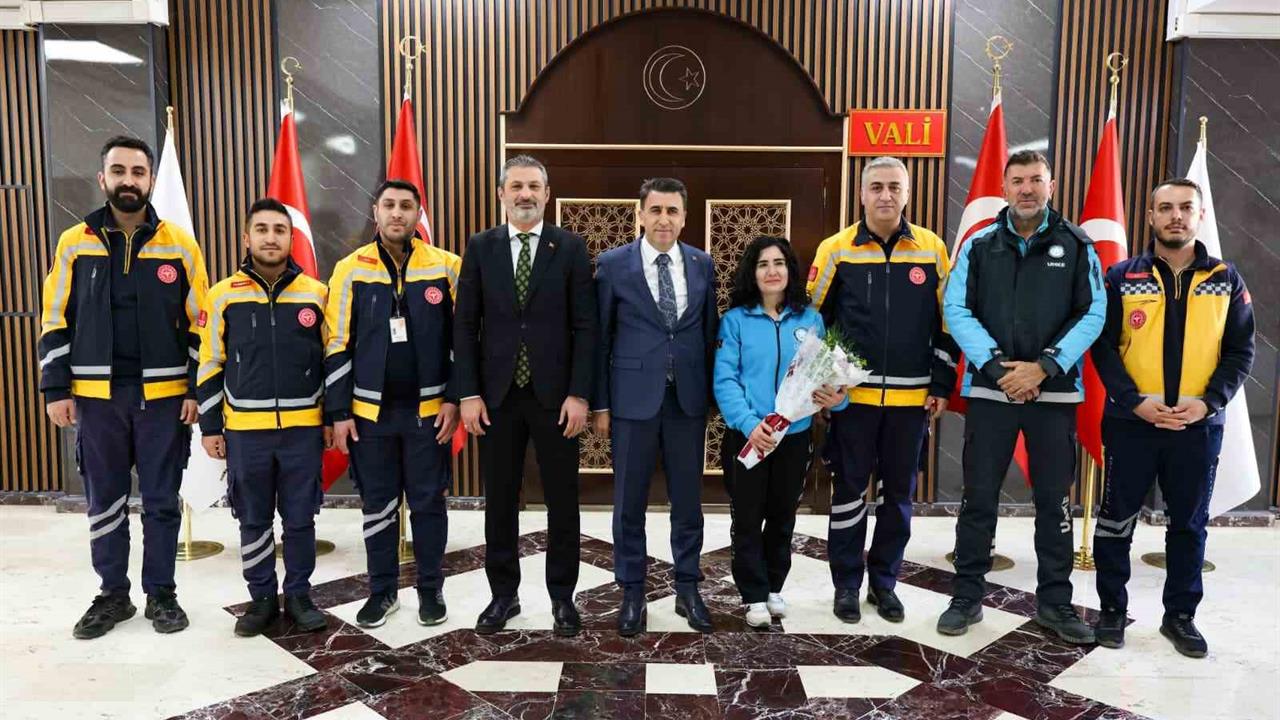 Tunceli'de Vali Aygöl, Sağlık Çalışanlarına Telsizden Seslendi