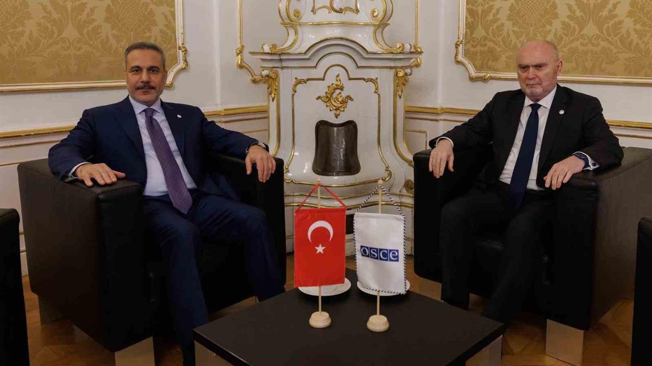 Dışişleri Bakanı Hakan Fidan, Viyana'da AGİT Genel Sekreteri ile görüştü.