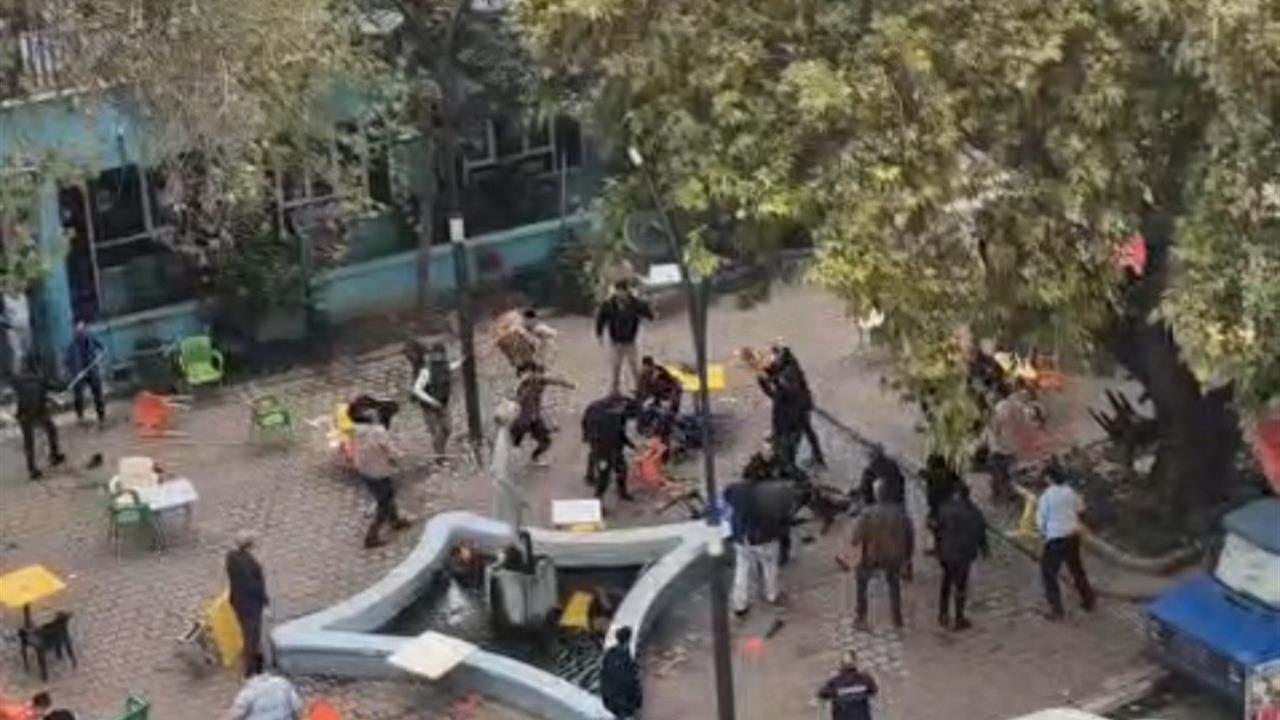 Manisa'da 80 Kişilik Gruplar Arasında Kavga, 1 Yaralı